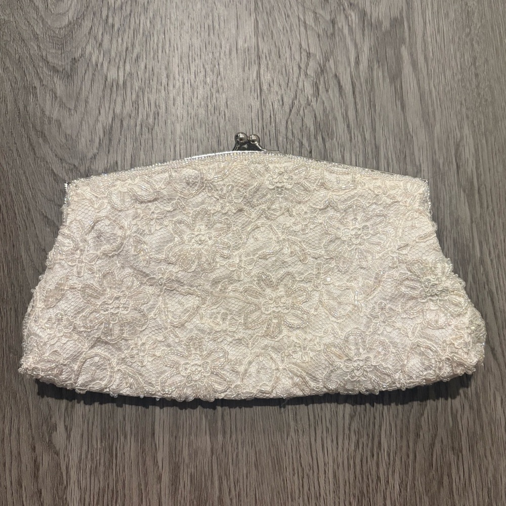 Vintage white beaded purse